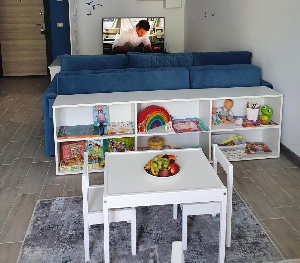 Alezzi Resort - Kids By The Sea - Baby Friendly Apartment นาโวดาริ ภายนอก รูปภาพ